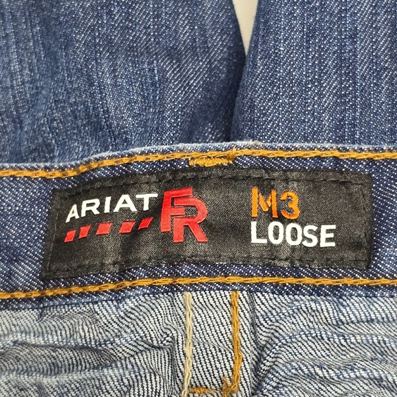 Ariat M3 Jeans Mens Loose Fit Denim Size 34x30 Distressed Workwear Ranchwear - Picture 7 of 16